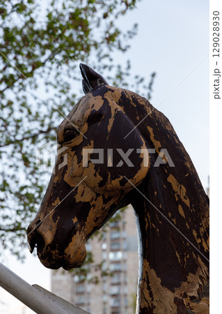 An Artistic Representation of a Horse Head in a City Setting, Captured with Detailed Textures and Unique Color Patterns Creating a Striking Visual Impact 129028930