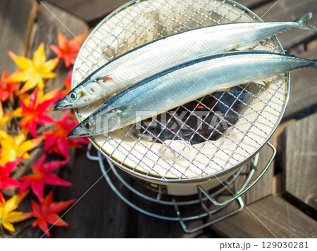秋の味覚 秋刀魚の炭火焼き 秋の味覚 秋刀魚の炭火焼き 129030281