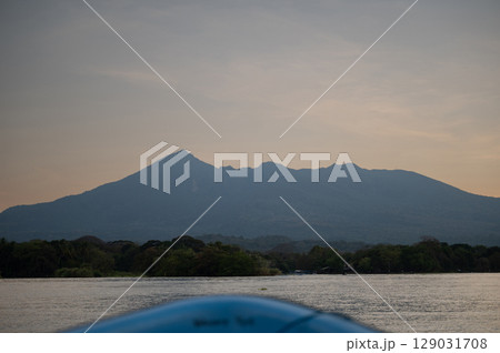 Boat tour on lake near Mombacho volcano 129031708