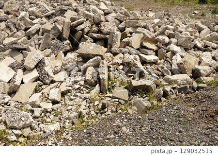 瓦礫(地震や解体工事などにも) 瓦礫(地震や解体工事などにも) 129032515