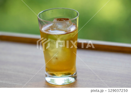 冷たいお茶 アイスティー 冷たいお茶 アイスティー 129037250