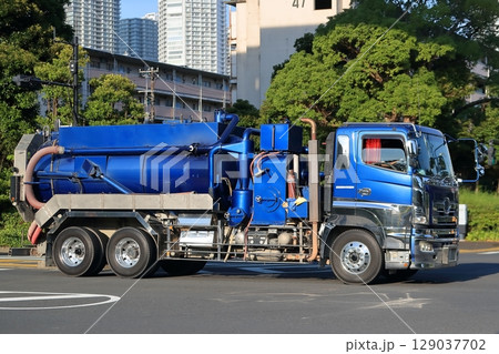 バキュームカー 129037702