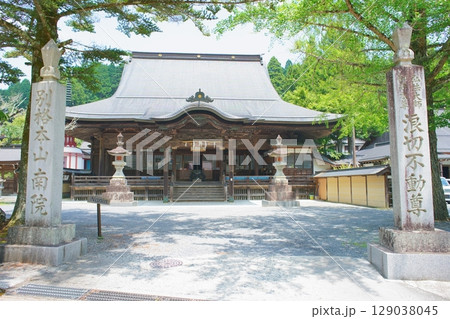 世界遺産高野山の情景　浪切不動尊 129038045