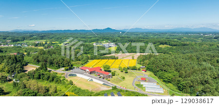 空撮「青森県」体験交流施設の「山の楽校」の夏風景 129038617