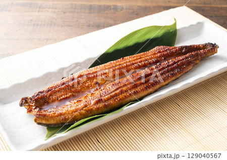 うなぎの蒲焼き 129040567