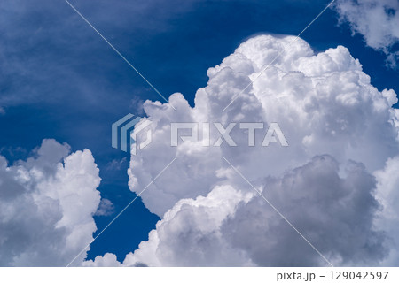 積乱雲が成長する夏空 a-1 積乱雲が成長する夏空 a-1 129042597
