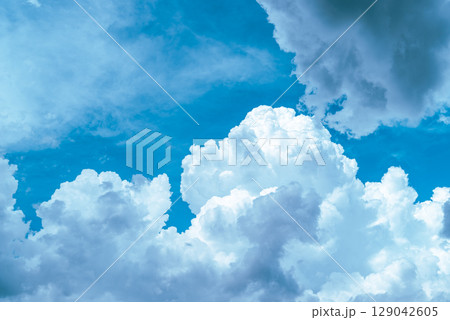積乱雲が成長する夏空 b-3 ライトカラー 積乱雲が成長する夏空 b-3 ライトカラー 129042605