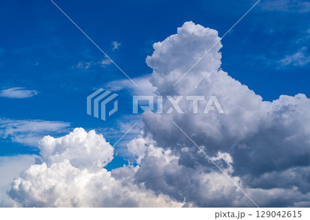 積乱雲が成長する夏空 d-1 積乱雲が成長する夏空 d-1 129042615