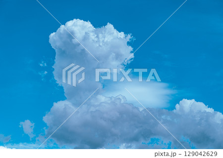 積乱雲が成長する夏空 f-3 ライトカラー 積乱雲が成長する夏空 f-3 ライトカラー 129042629