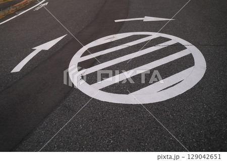 行き止まり道路のUターン表示 129042651