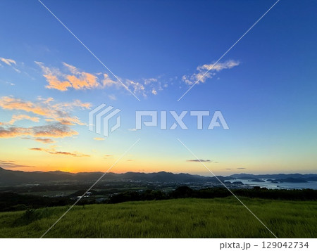 鬼岳から望む福江の夕景と五島列島の海 鬼岳から望む福江の夕景と五島列島の海 129042734