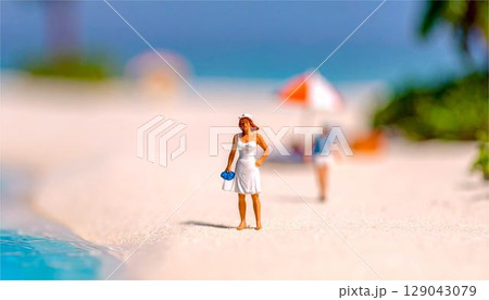 ミニチュア　ビーチ　海　夏　トラベル　人物　男性　女性　水着　旅行　観光　レジャー　遊び　休暇　風景 129043079