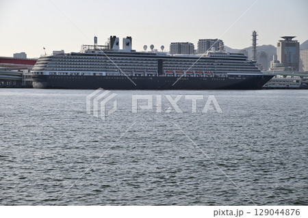 神戸港に停泊中のクルーズ船　「MS ノールダム　MS NOORDAM」 129044876