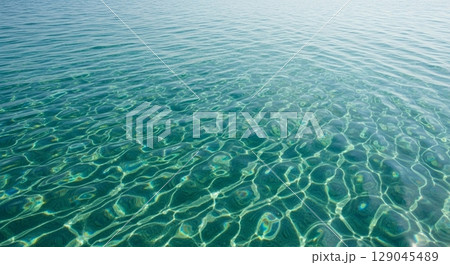 透明な海 129045489