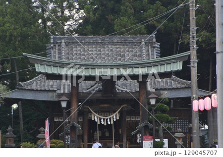 夏の八坂神社(2025.7.26) 世良田祇園まつり開催日で関係者や見学者の往来が多くあります 129045707
