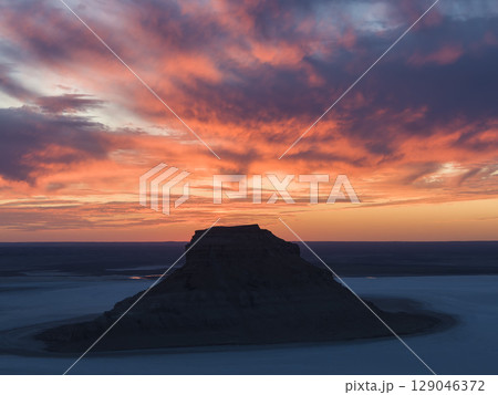 Karynzharyk Depression / カリンジャリク低地 - カザフスタン・マンギスタウ 129046372