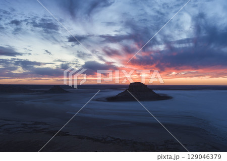 Karynzharyk Depression / カリンジャリク窪地 - カザフスタン・マンギスタウ 129046379