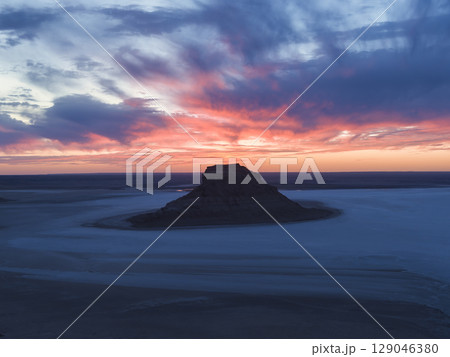 Karynzharyk Depression / カリンジャリク低地 - カザフスタン・マンギスタウ 129046380