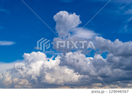 積乱雲が湧き広がる夏空 d-1 積乱雲が湧き広がる夏空 d-1 129046567