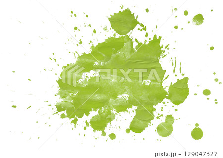 Green splash watercolor brush isolated on transparent background 129047327