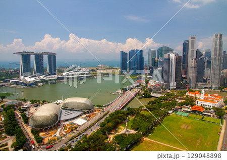 シンガポール共和国 マーライオンやマリーナベイサンズがある中心部ダウンタウンコアの景色 シンガポール共和国 マーライオンやマリーナベイサンズがある中心部ダウンタウンコアの景色 129048898