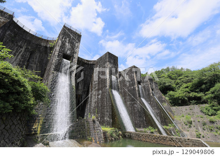 香川県観音寺市大野原町田野々、国重文「豊稔池堰堤」 129049806