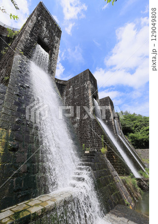 香川県観音寺市大野原町田野々、国重文「豊稔池堰堤」 129049808