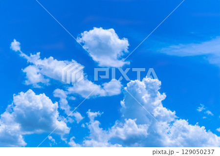 夏の青空と雲 夏の青空と雲 129050237