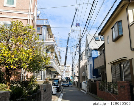 クレーンによるピアノ搬入作業 クレーンによるピアノ搬入作業 129050506