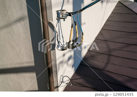 住宅への電線引込 住宅への電線引込 129051435