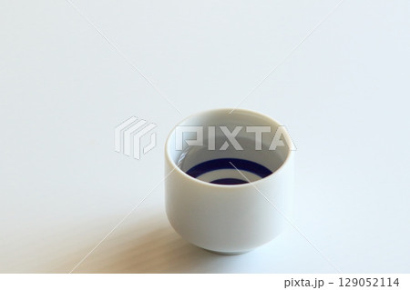 利き猪口　清酒の試飲 129052114