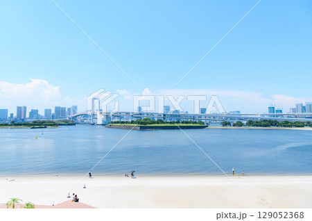 夏のお台場海浜公園の風景 129052368