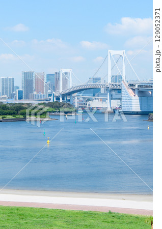 夏のお台場海浜公園の風景 夏のお台場海浜公園の風景 129052371