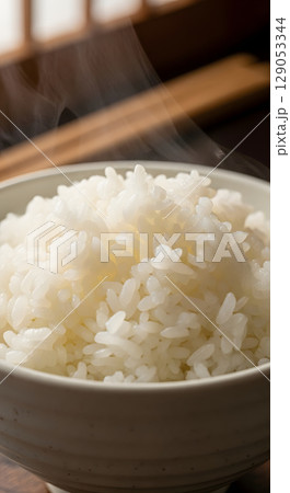炊き立ての白いご飯 129053344