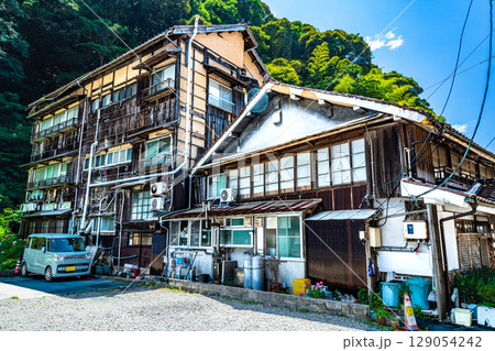 【世界遺産 石見銀山遺跡とその文化的景観】【重伝建】温泉津　廃業した旅館の風景1　島根県大田市 129054242