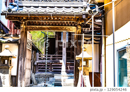 【世界遺産 石見銀山遺跡とその文化的景観】【重伝建】温泉津 温光寺の参道 島根県大田市 【世界遺産 石見銀山遺跡とその文化的景観】【重伝建】温泉津 温光寺の参道 島根県大田市 129054246