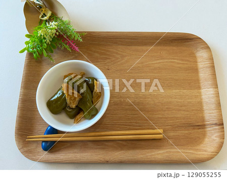 糸島産ピーマンと油揚げのめんつゆ煮|簡単・時短・大量消費レシピ 糸島産ピーマンと油揚げのめんつゆ煮|簡単・時短・大量消費レシピ 129055255