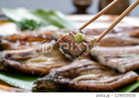 国産ウナギの白焼き 129055650