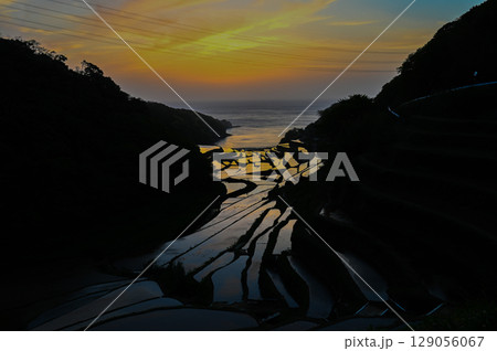 玄海灘の絶景　浜野浦棚田 129056067