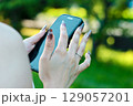 ネイルでスマホ操作 129057201