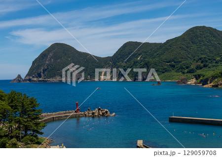 美しい無人島の港 129059708