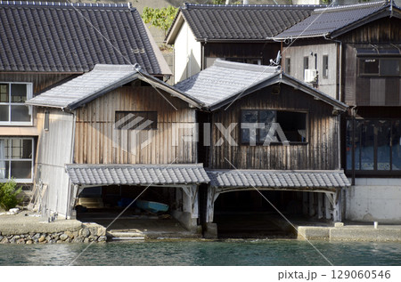 伊根の舟屋 129060546