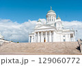 【フィンランドヘルシンキ】ヘルシンキ大聖堂と快晴の青空 129060772