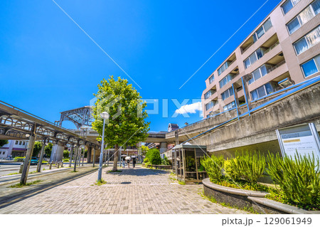 日本の横浜都市景観 横浜市営地下鉄 中川駅(東京都市大横浜キャンパス前)前などを望む 129061949