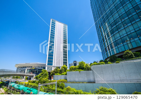 日本の横浜都市景観 7月。みなとみらいのKアリーナなどを望む=令和7年7月23日 日本の横浜都市景観 7月。みなとみらいのKアリーナなどを望む=令和7年7月23日 129065470