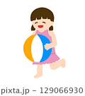 ビーチボールを持っている女の子 129066930