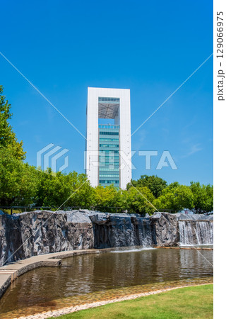 霞港公園と四日市港ポートビル（三重県 四日市市 霞） 129066975