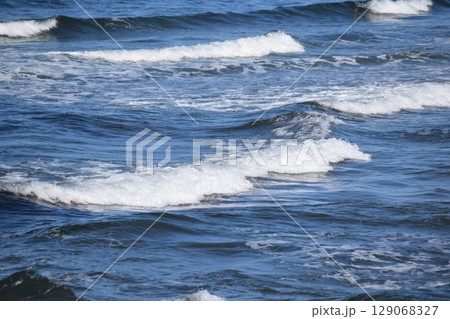庄内浜の荒波 日本海 129068327
