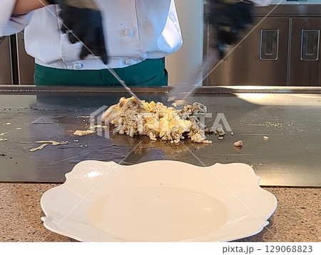 鉄板焼きコース料理 ガーリックライス チャーハン 素材 背景 鉄板焼きコース料理 ガーリックライス チャーハン 素材 背景 129068823