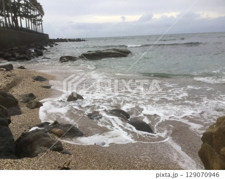 鎌倉＆江ノ島散策　2023年版　荒れる海 129070946
